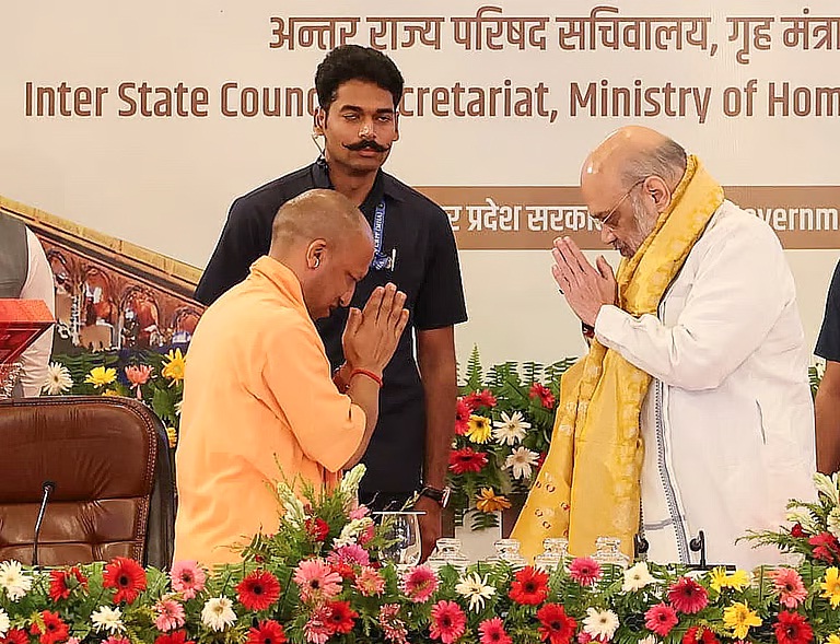 moh amit shah with up cm yogi aaditynath