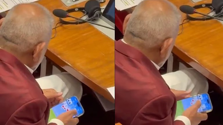 minister Manikrao Kokate play rummy in maharastra assemblly session