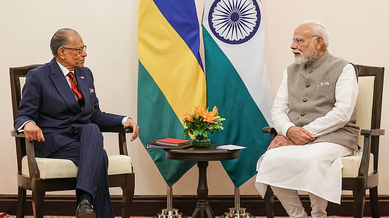 pm modi with ram gulam