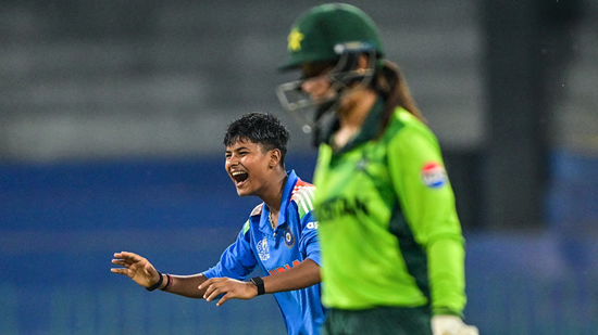 indian team woman beat pakistan team