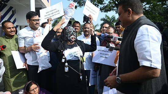 mp vidhan sabha protest congress mla