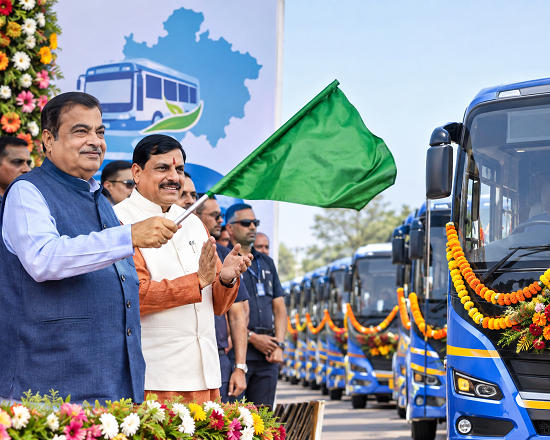 nitin gadkari in mp inogration cm sugam bus service