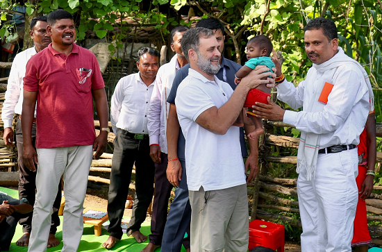 rahul gandhi tour balaghat in mp without protocol